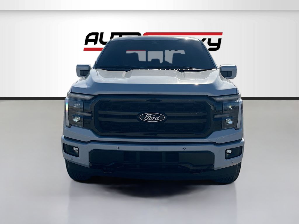 Used 2025 White Ford Lariat image 2