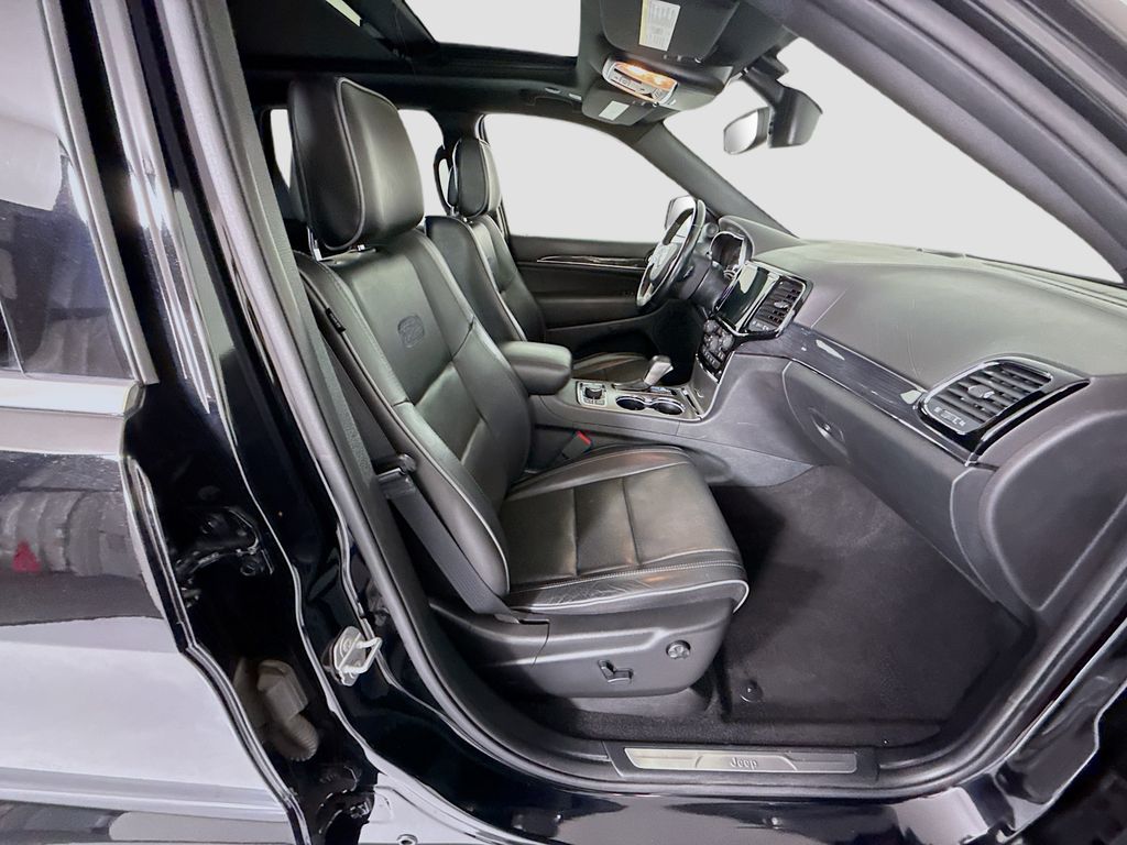 Thumbnail: 2020 Jeep Grand Cherokee - 20