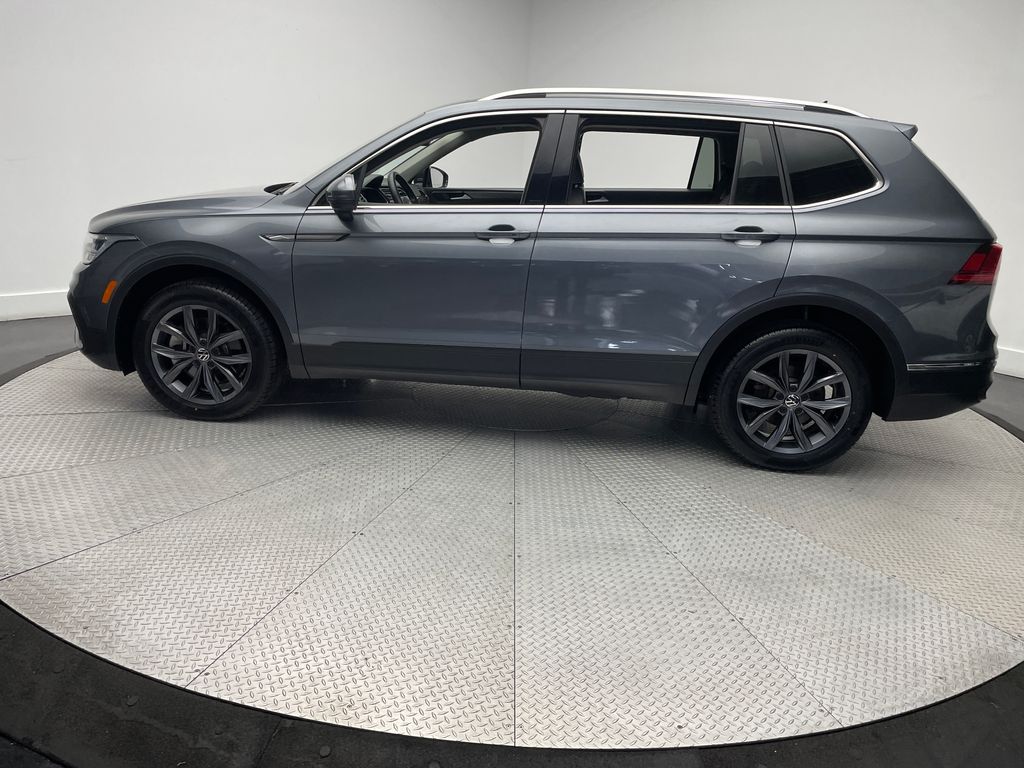 Thumbnail: 2022 Volkswagen Tiguan - 8