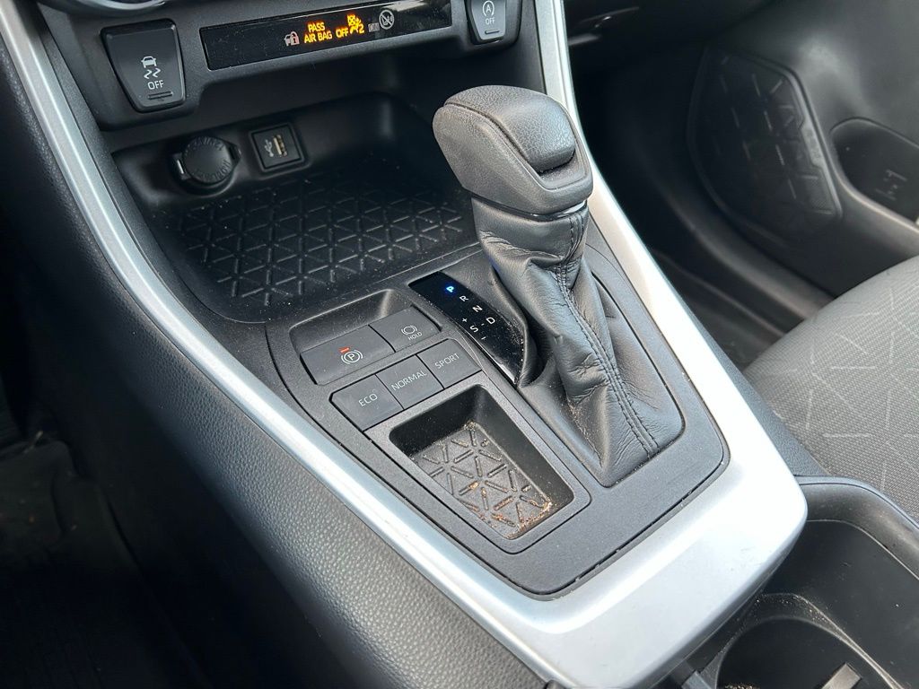 Thumbnail: 2023 Toyota RAV4 - 27