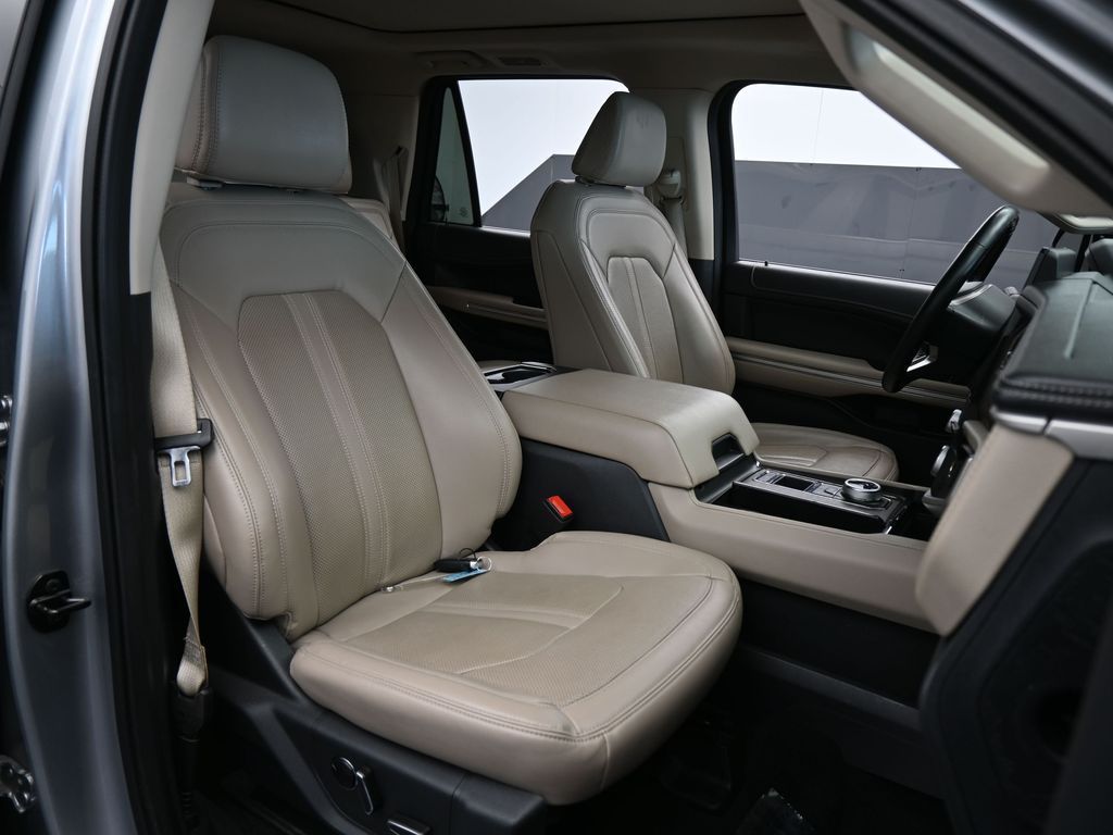 Used 2023 Silver Metallic Ford Limited image 53