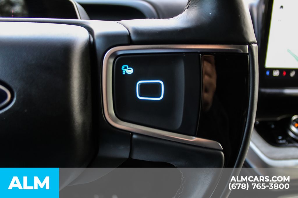 Used 2025 Black Ford Platinum image 29