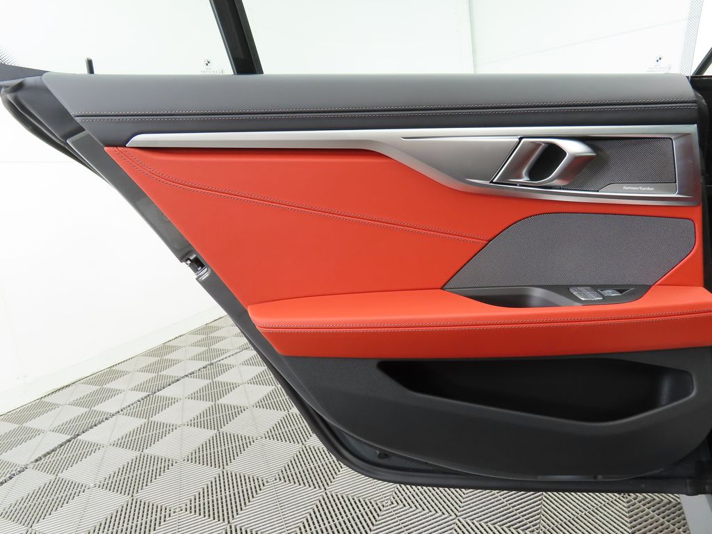 2025 BMW 8 Series  26