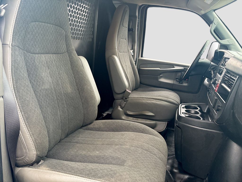 Used 2025 White Chevrolet Work Van image 23