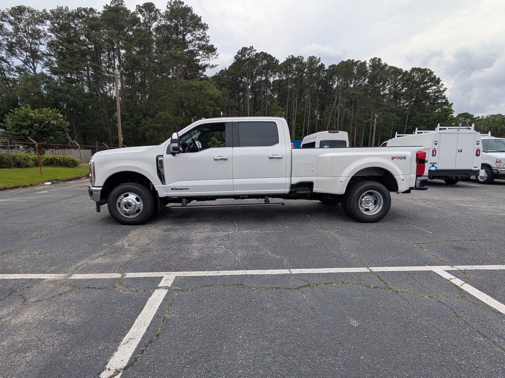 2026 Ford F-350 Super Duty LARIAT