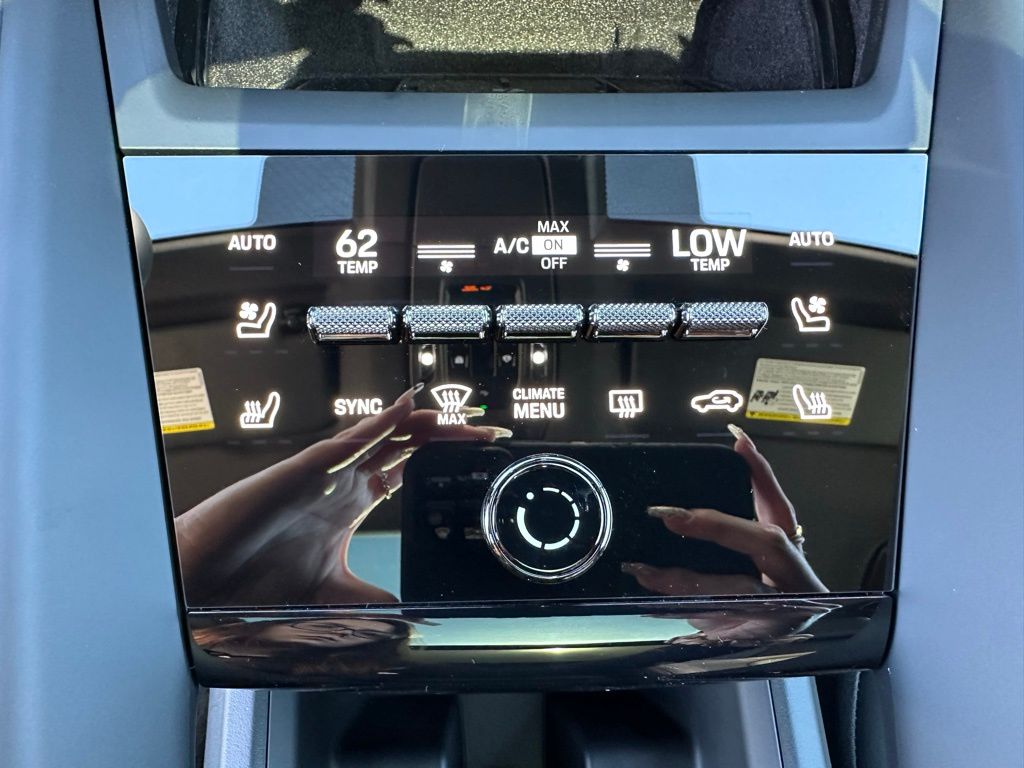 Thumbnail: 2024 Porsche Macan - 25