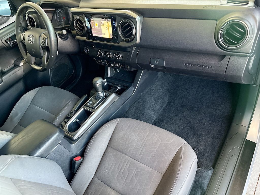 Thumbnail: 2019 Toyota Tacoma - 17