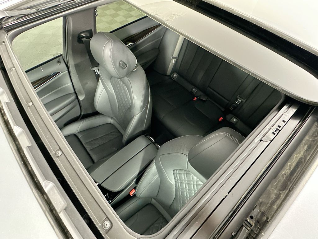 Thumbnail: 2023 BMW 5 Series - 22