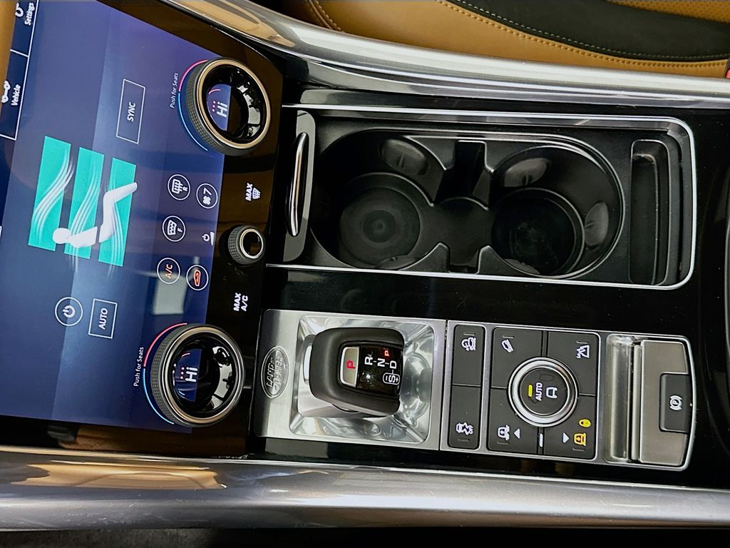 Thumbnail: 2020 Land Rover Range Rover Sport - 17