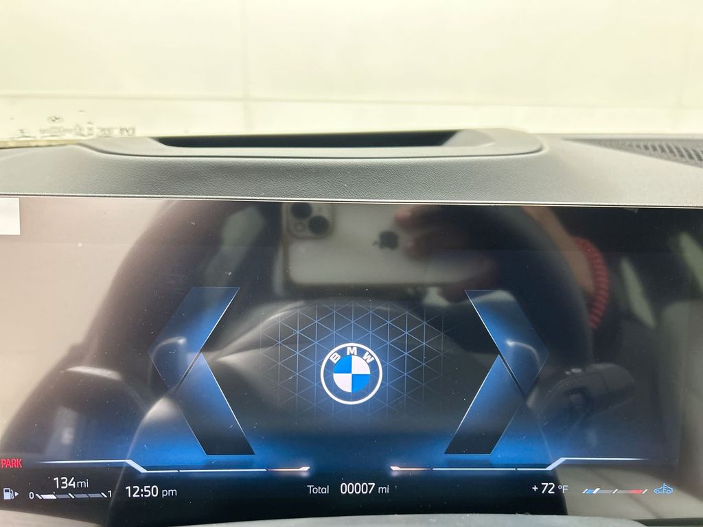 Thumbnail: 2026 BMW X7 - 15