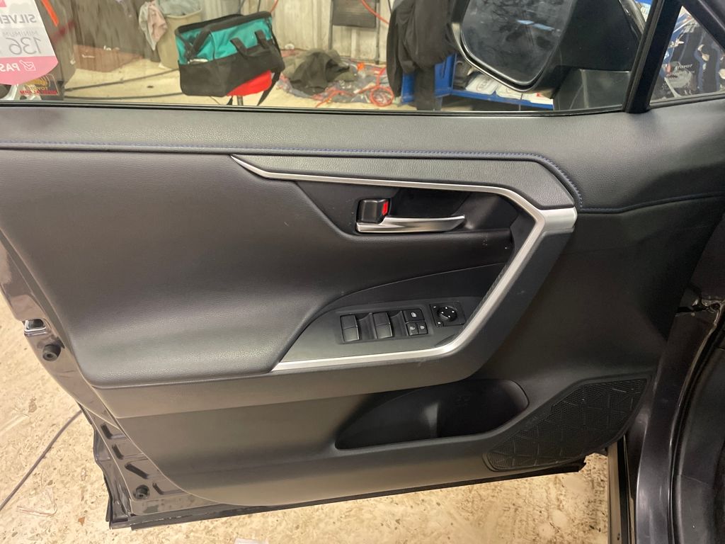 Certified Used 2019  Toyota XSE image 13