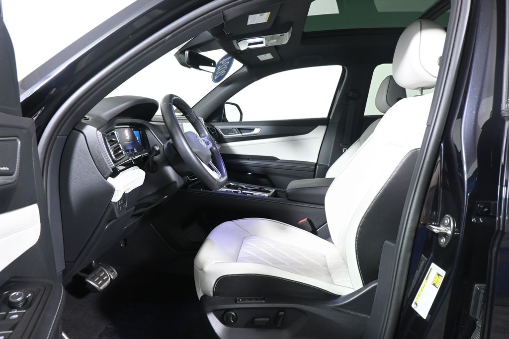 Thumbnail: 2024 Volkswagen Atlas - 3