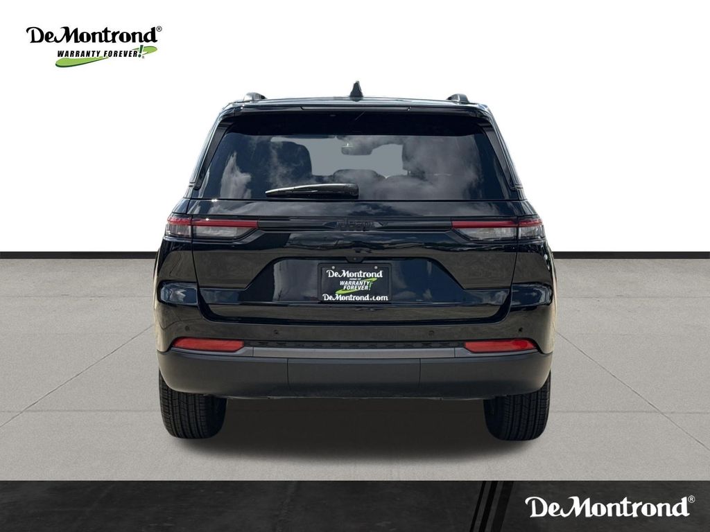 2026 Jeep Grand Cherokee Altitude Black at Victoria Chrysler Dodge Jeep Ram
