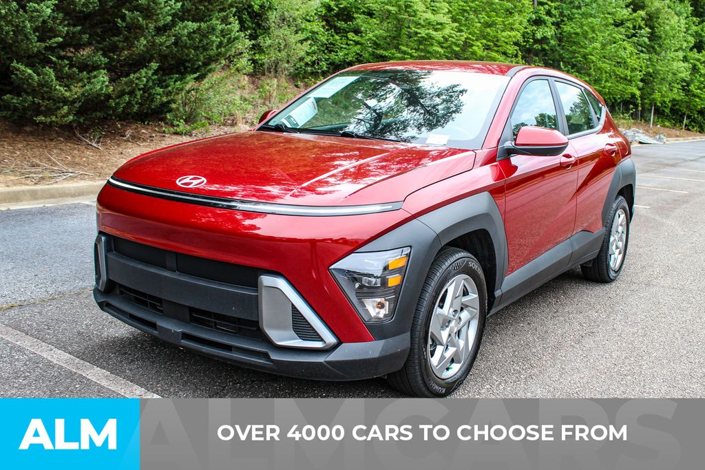 Used 2025 Red Hyundai SE image 3