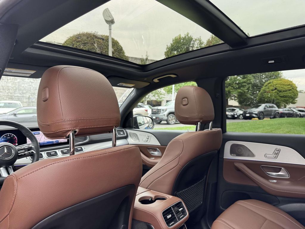 Thumbnail: 2024 Mercedes-Benz GLS - 30