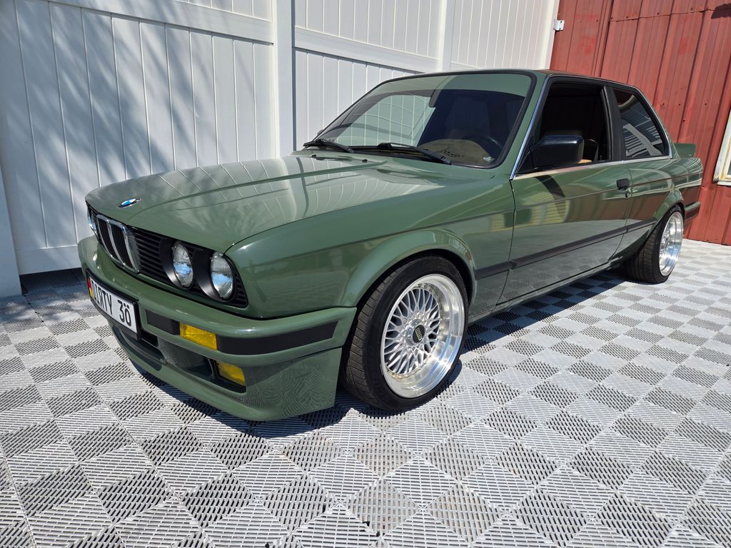 Spruce Green wrap 1991 BMW 3 Series Coupe Rear-Wheel Drive 5-Speed Manual