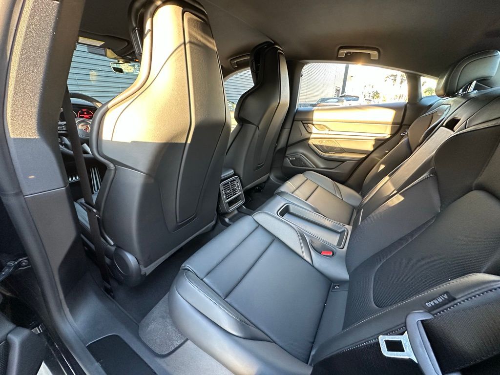 Thumbnail: 2025 Porsche Taycan - 32