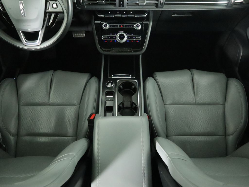 Thumbnail: 2022 Lincoln Corsair - 16