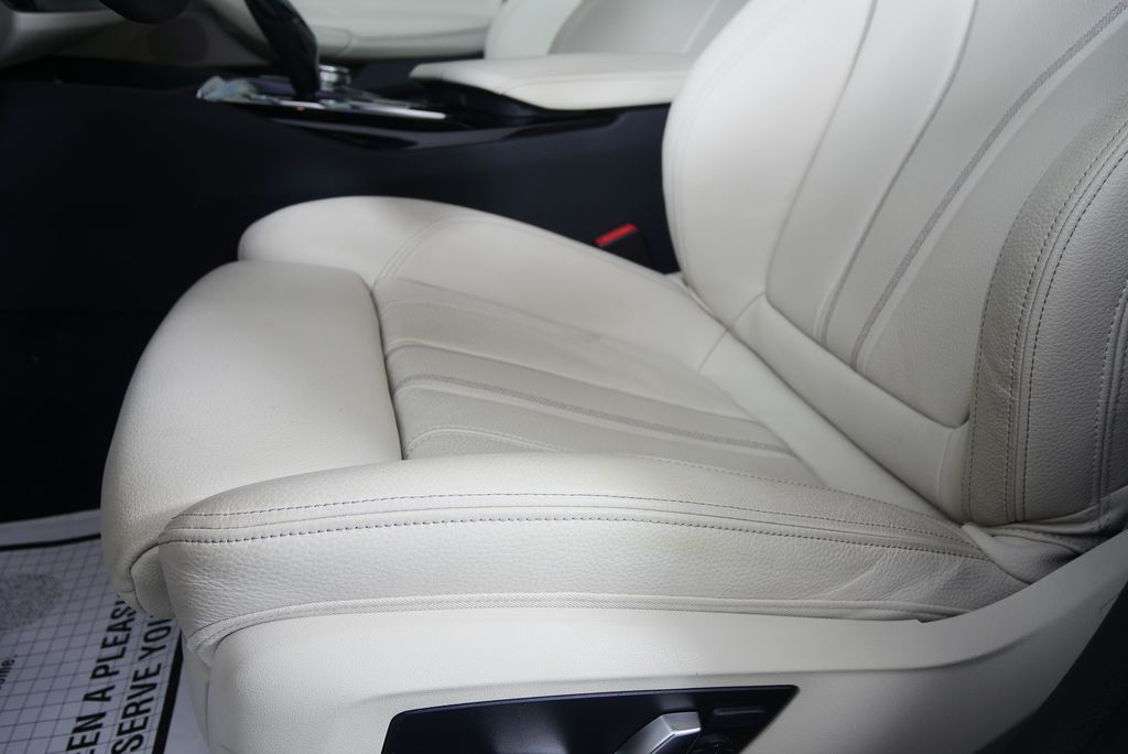 Thumbnail: 2023 BMW 5 Series - 9