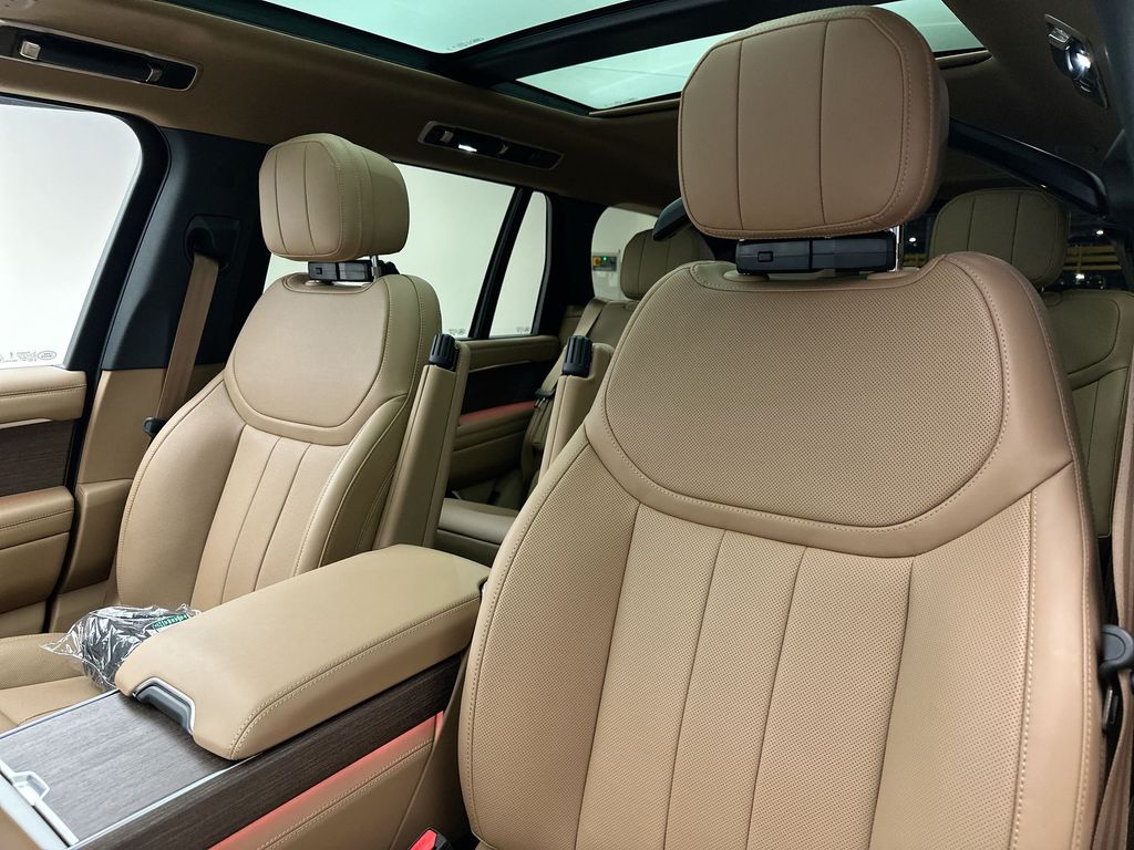 Thumbnail: 2026 Land Rover Range Rover - 18