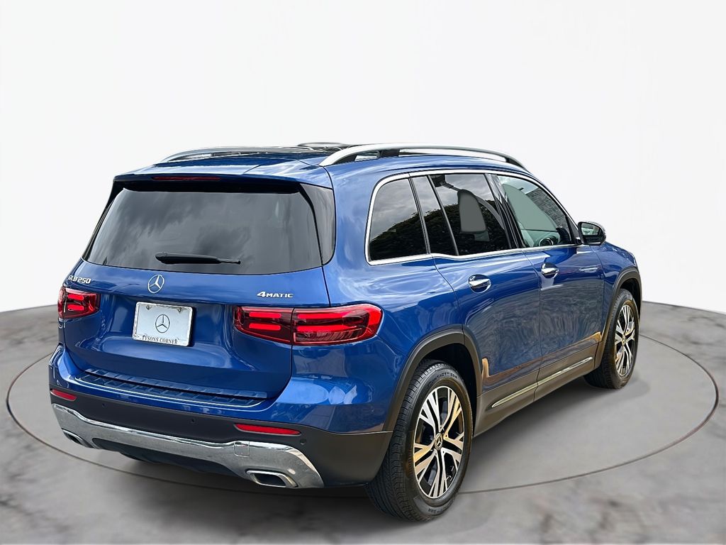 Thumbnail: 2024 Mercedes-Benz GLB - 8