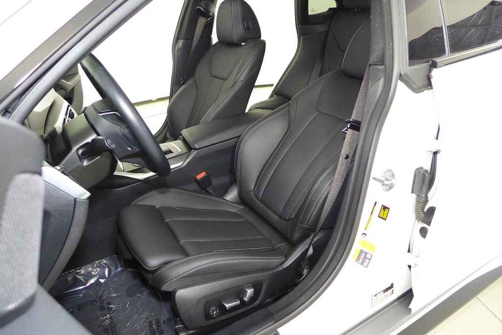 Thumbnail: 2023 BMW i4 - 22