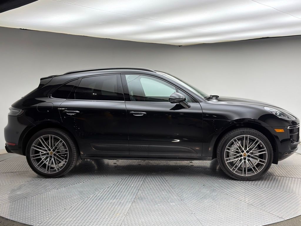 Thumbnail: 2021 Porsche Macan - 4