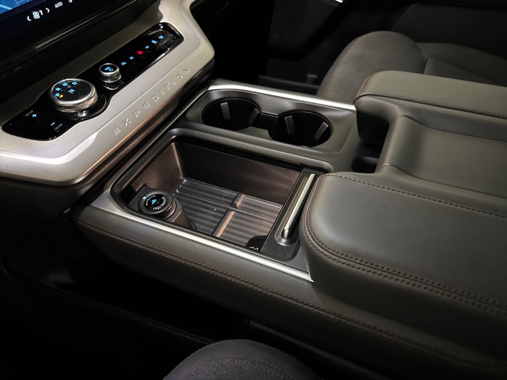 Used 2025 White Ford Active image 22