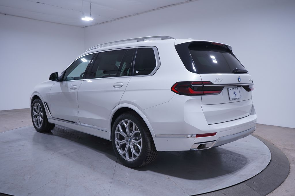 2025 BMW X7 xDrive40i 3