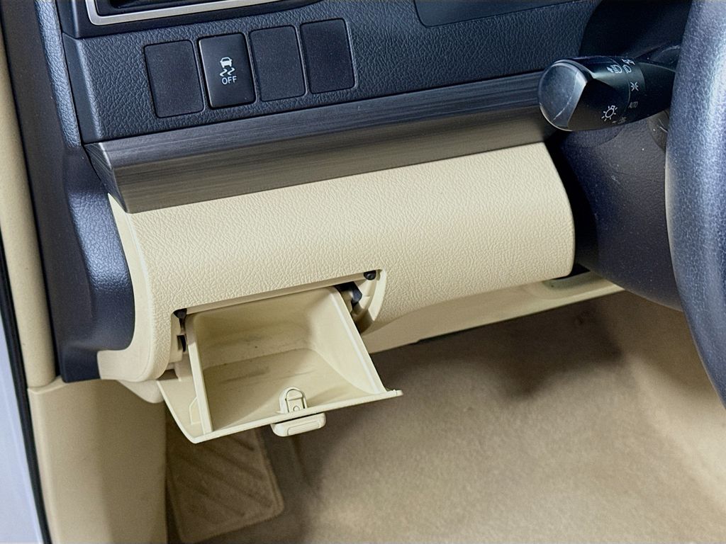 Thumbnail: 2016 Toyota Camry - 10