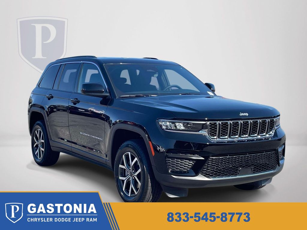 2027 Jeep Grand Cherokee Laredo