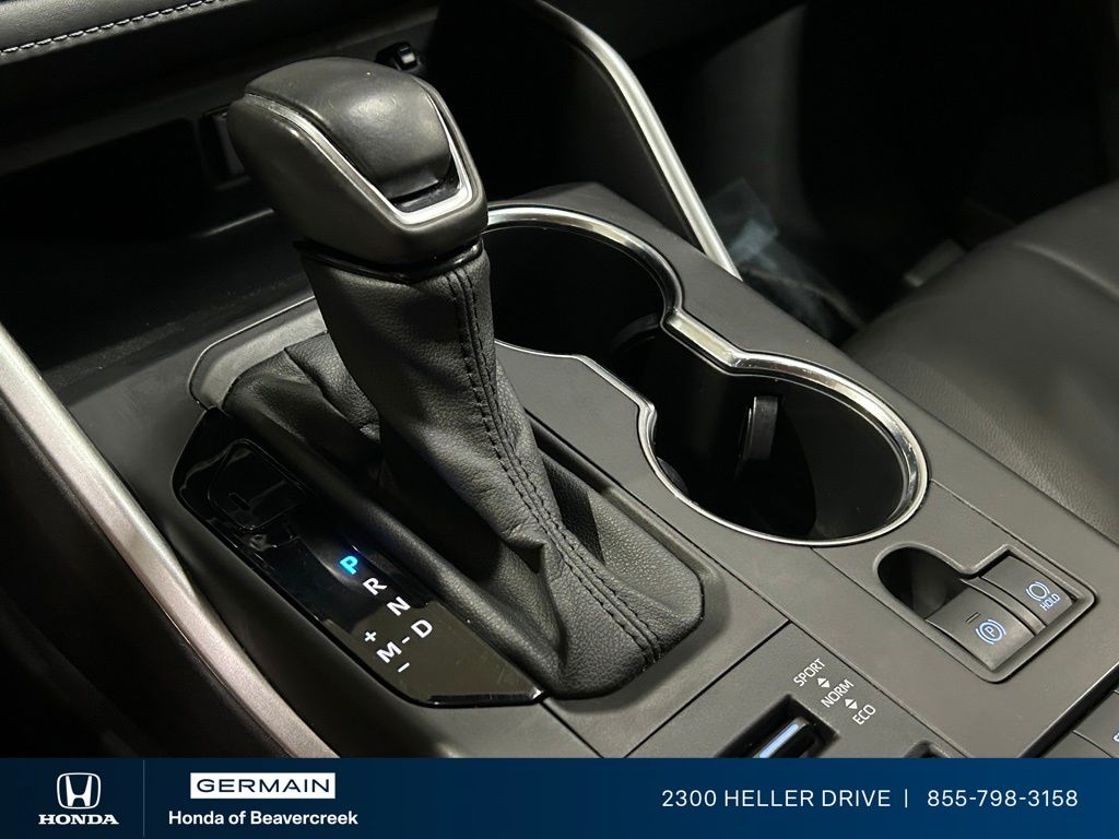 Used 2020 Black Toyota XLE image 25