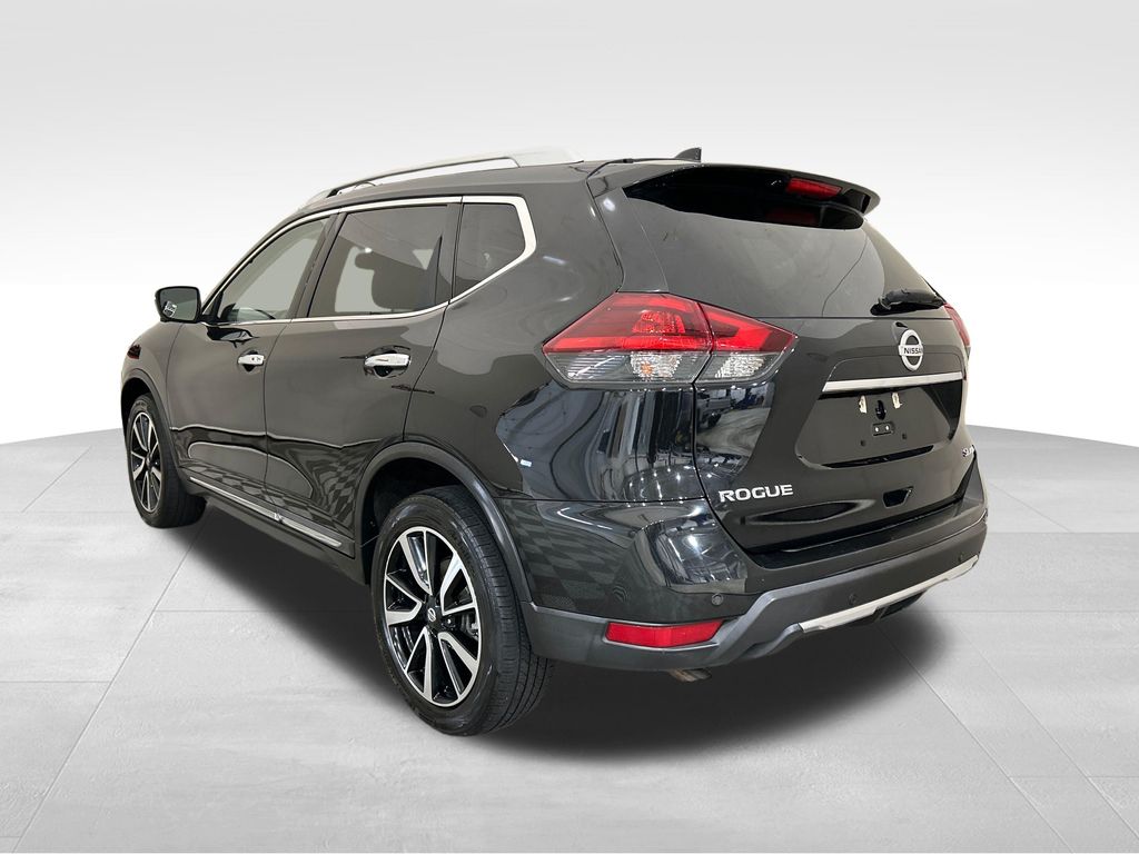 Used 2019 Black Nissan SL image 3