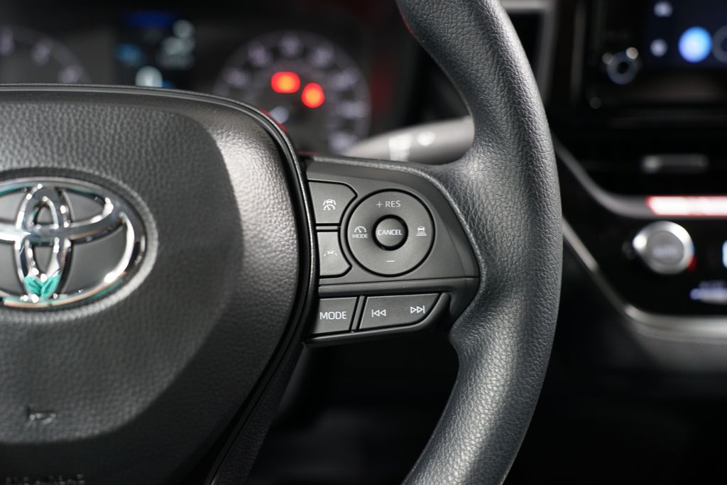 2025 Toyota Corolla LE 13