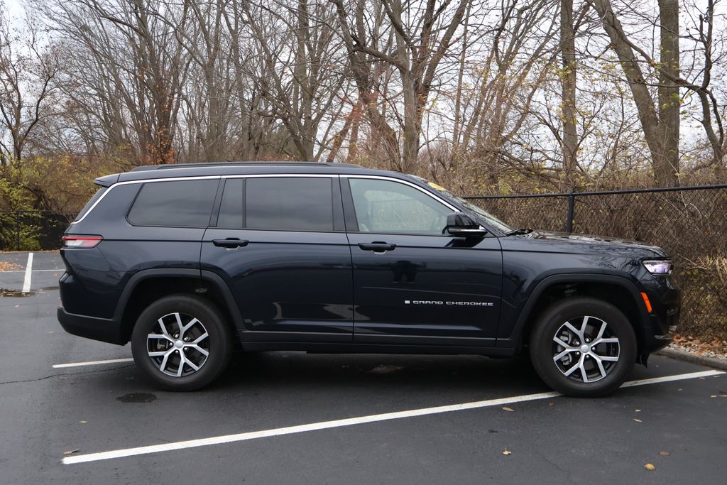 Thumbnail: 2024 Jeep Grand Cherokee L - 9
