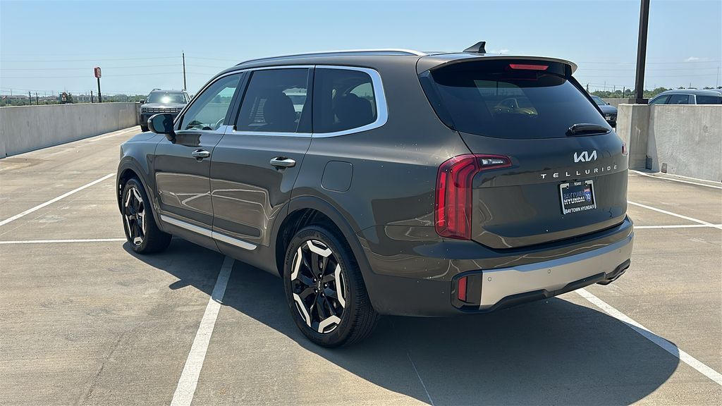 2025 Kia Telluride S Green at Baytown Hyundai