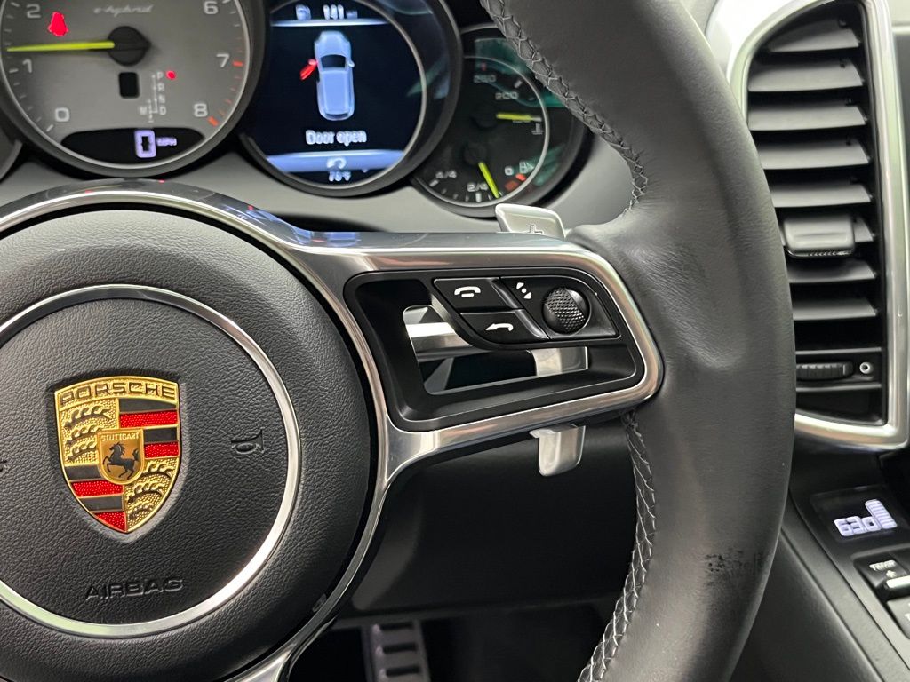 Thumbnail: 2015 Porsche Cayenne - 14