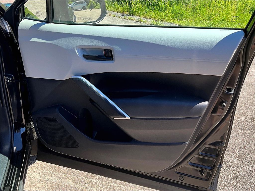 2026 Toyota Corolla Cross — photo 12