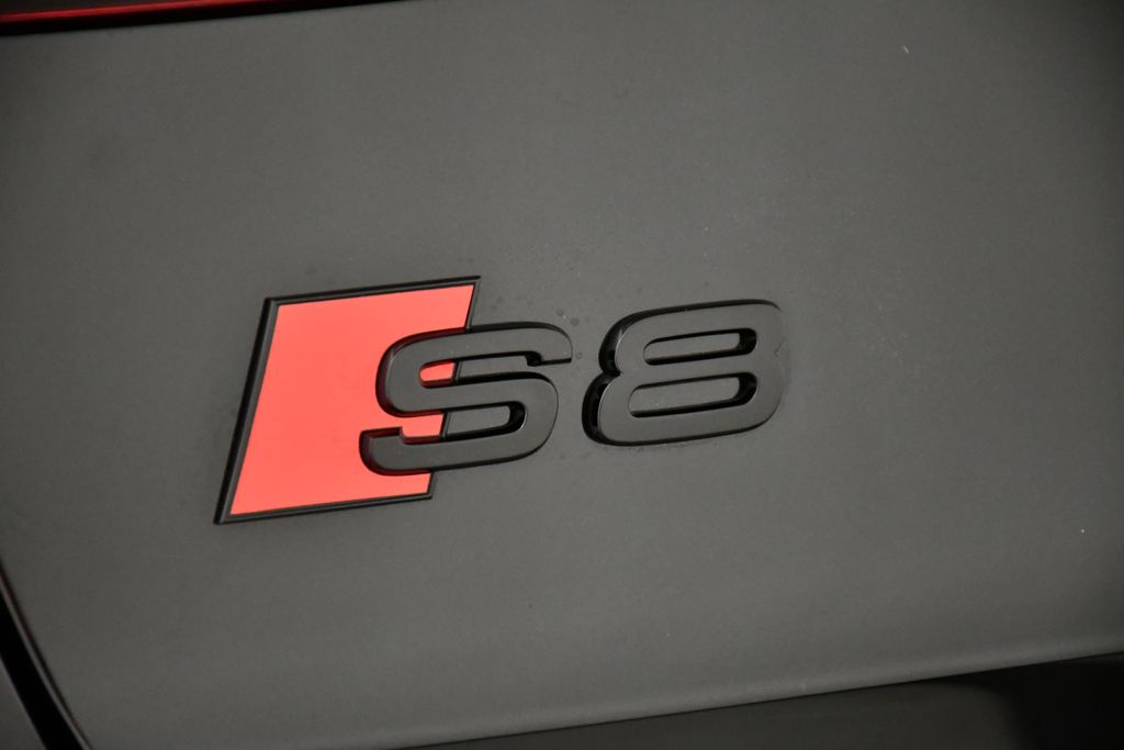 Thumbnail: 2025 Audi S8 - 9