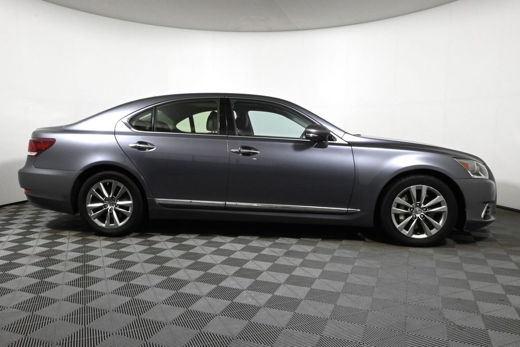 2015 Lexus LS 460 8