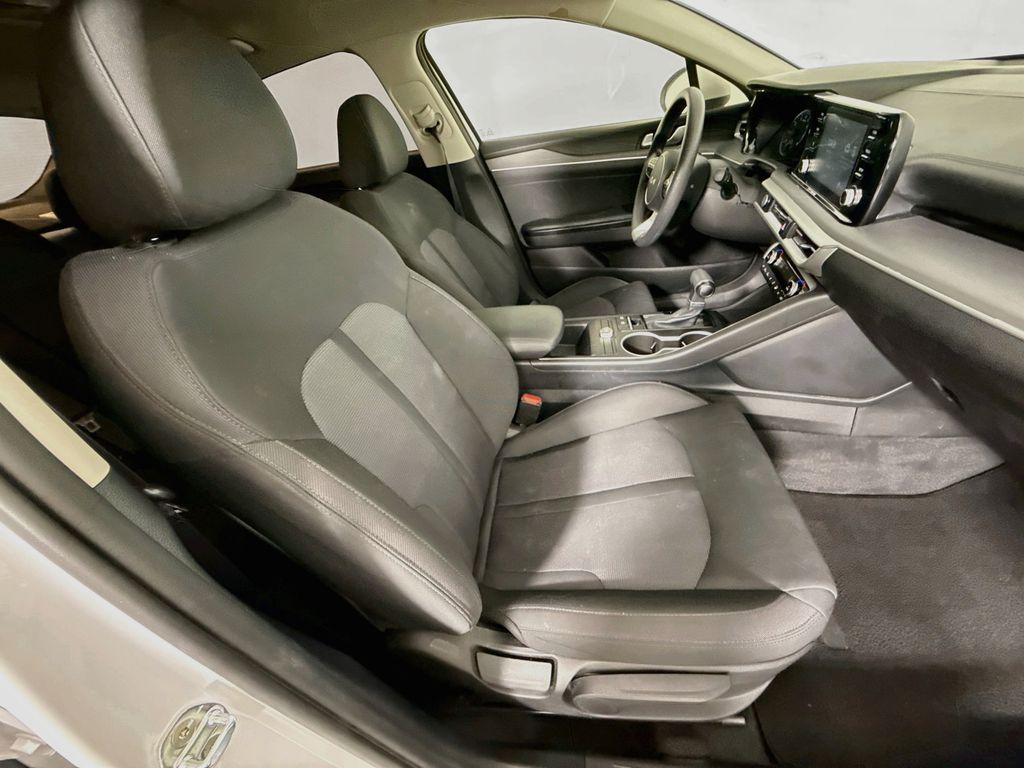 Thumbnail: 2023 Kia K5 - 24