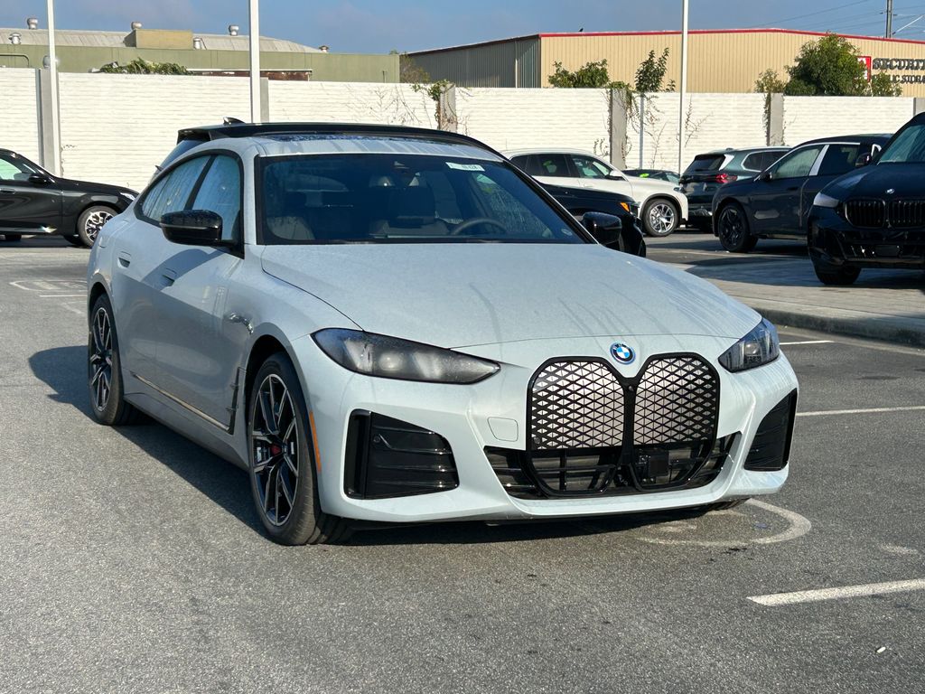 Thumbnail: 2025 BMW i4 - 7