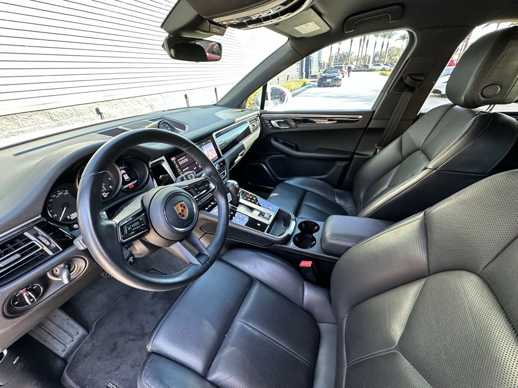 Thumbnail: 2023 Porsche Macan - 4