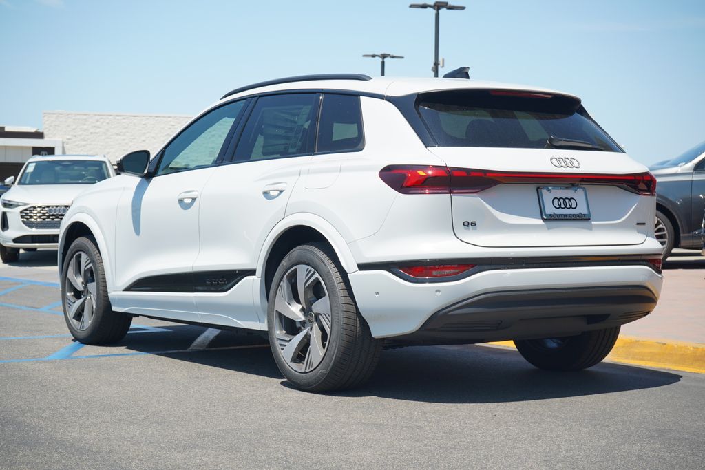 Thumbnail: 2025 Audi Q6 e-tron - 3