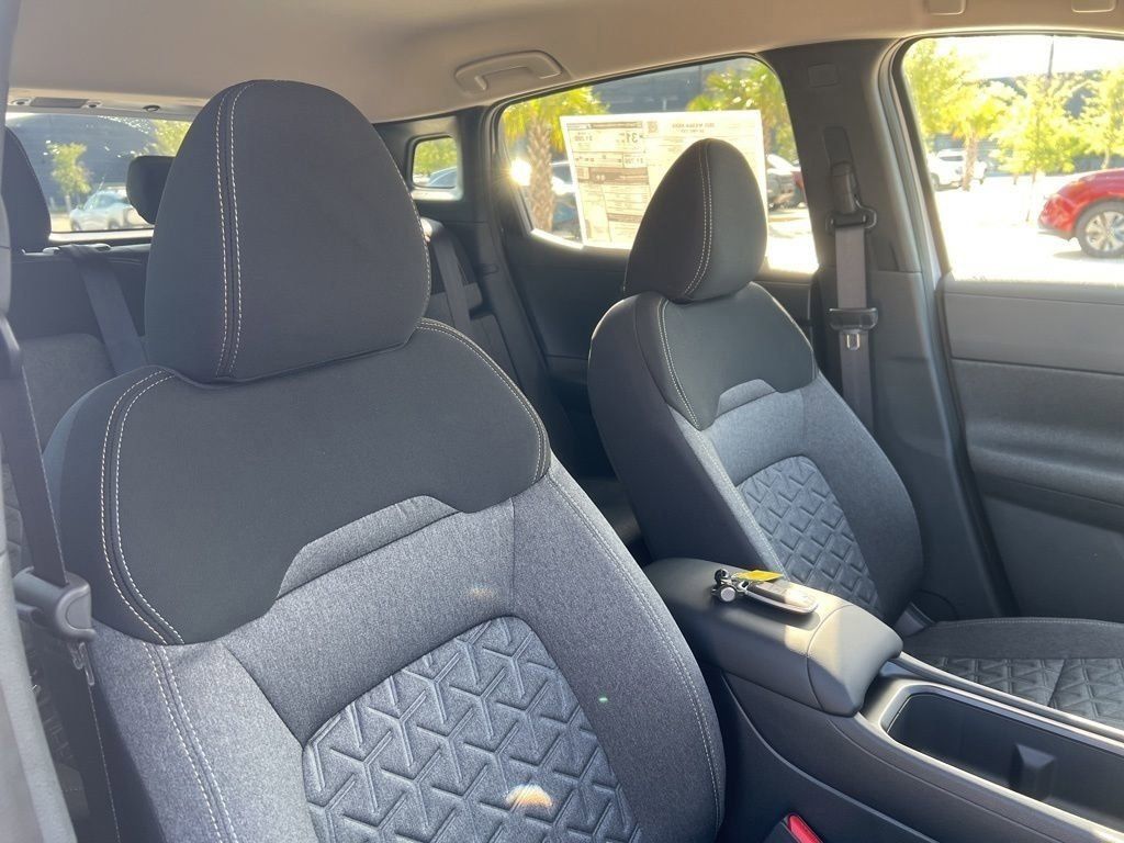 2025 Aspen White Tricoat Nissan Kicks SV FWD SUV