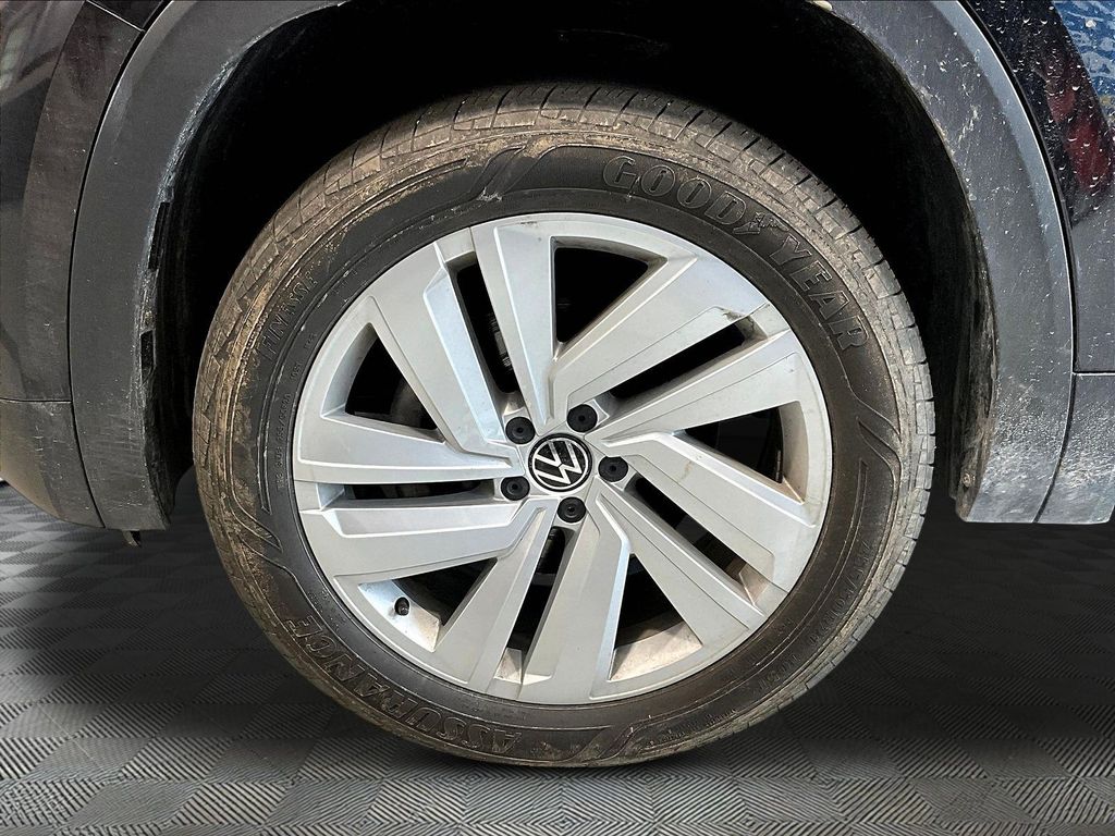 2022 Volkswagen Atlas Cross Sport — photo 25