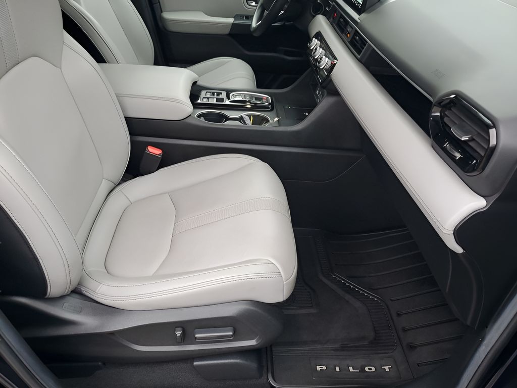 Used Car 2025 Honda Pilot  Touring For Sale Under $50,000 In Austin, Texas