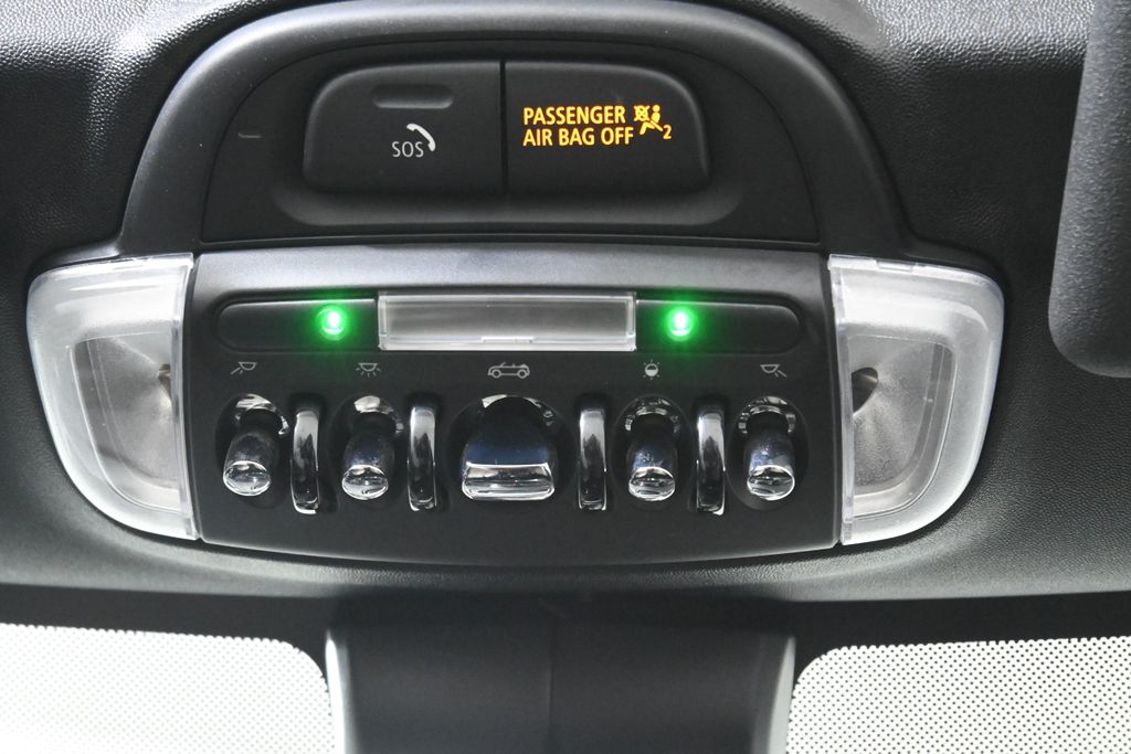 Thumbnail: 2020 MINI Cooper - 32