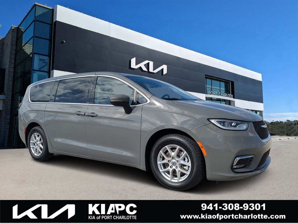 2023 Chrysler Pacifica Touring L FWD