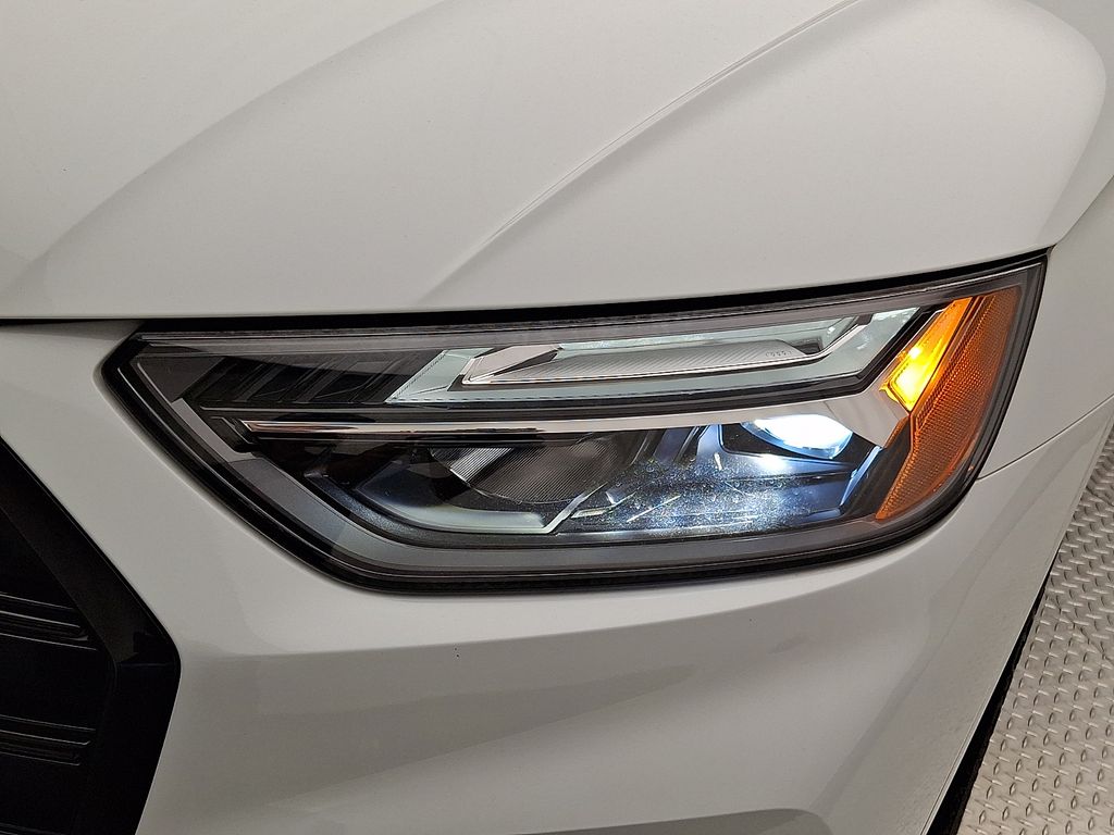 Thumbnail: 2024 Audi SQ5 - 9